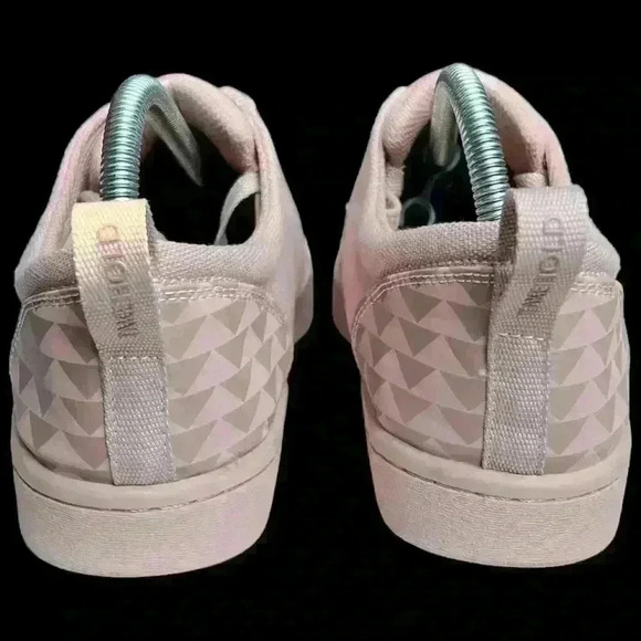 So ILL On the Roam by Jason Momoa M 8 WMN's 9.5 Dirty Pink Wino Athletic Sneaker - Picture 5 of 11